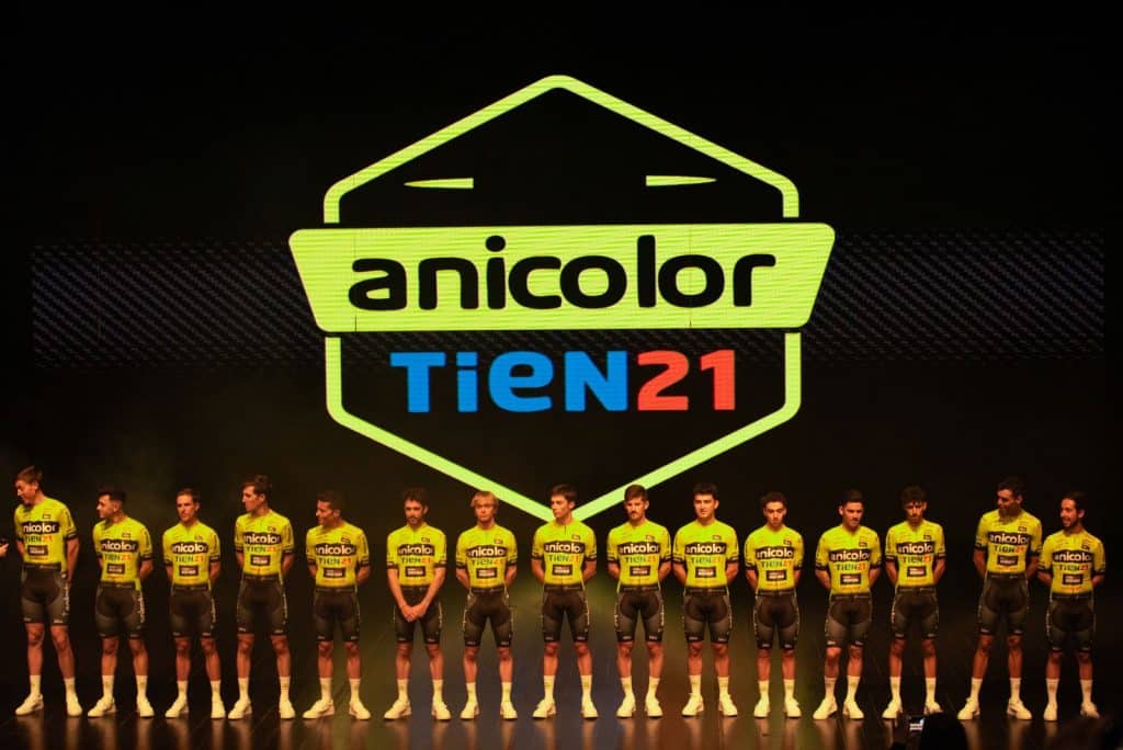 321 Crédito & Anicolor / Tien21